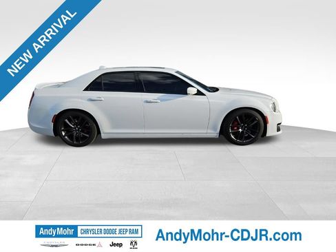 Used 2023 Chrysler 300 C RWD image 2