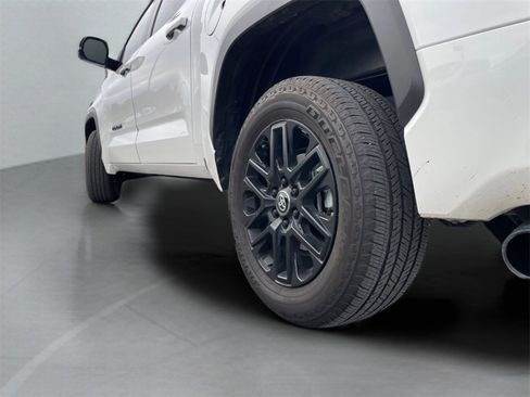 Used 2025 Toyota Tundra Limited image 30