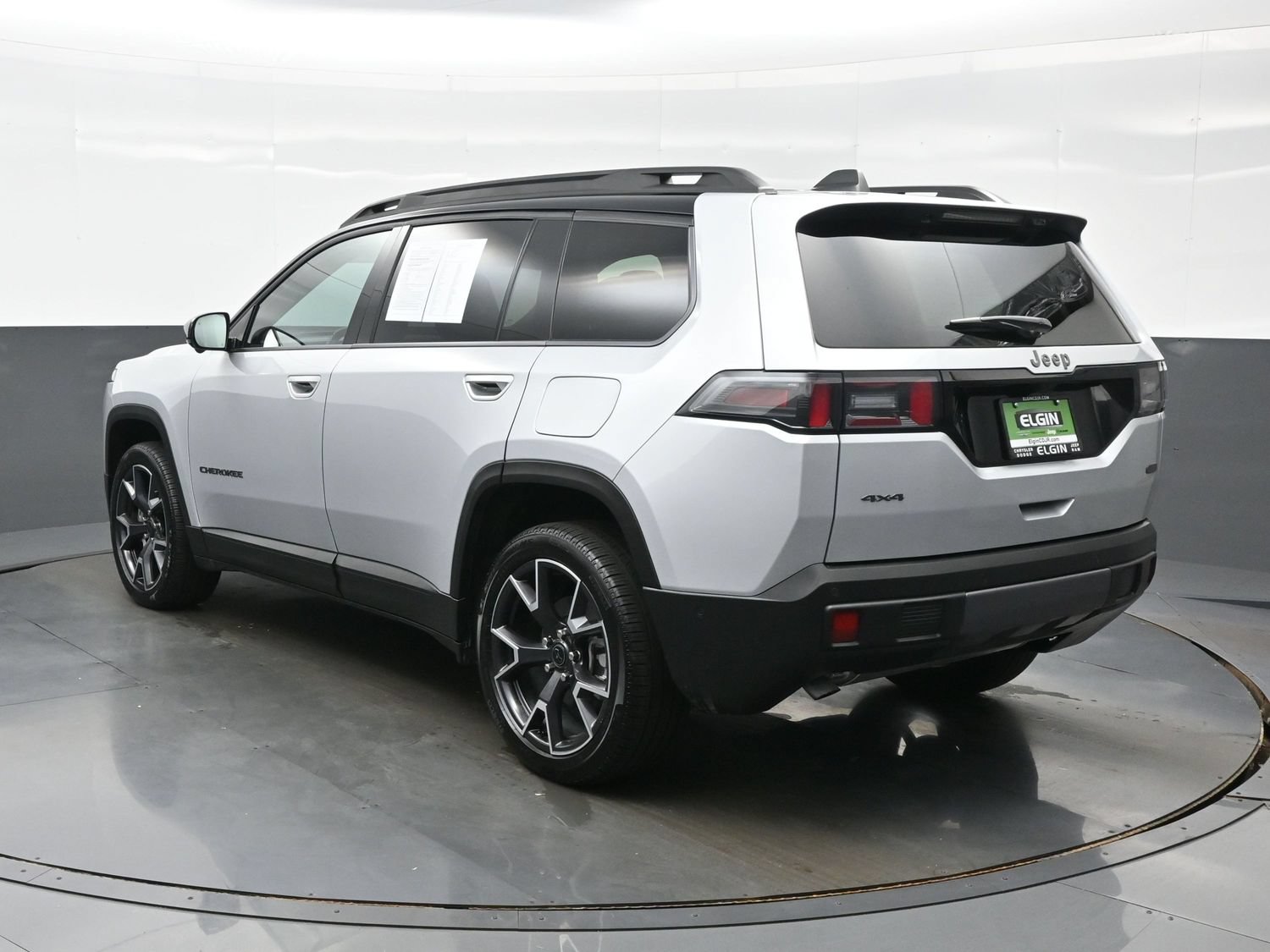 Used 2026 Jeep Cherokee Overland w/ Advanced Pro Tech Group AWD/4WD image 5