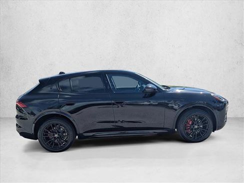 Used 2025 Maserati Grecale Modena AWD/4WD image 4