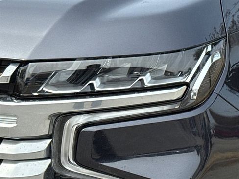 Used 2022 Chevrolet Suburban High Country image 4