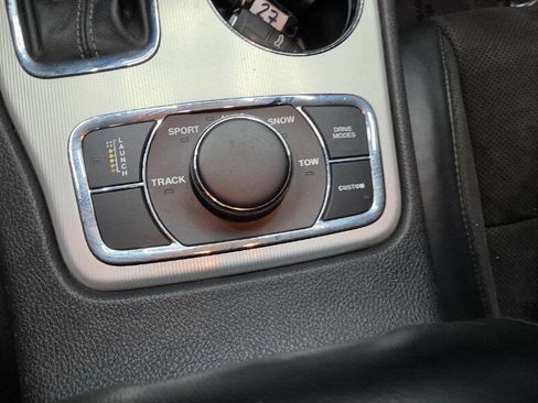 Used 2018 Jeep Grand Cherokee SRT image 20