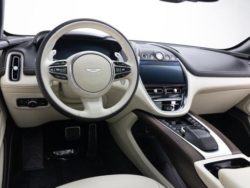 Used 2021 Aston Martin DBX image 6