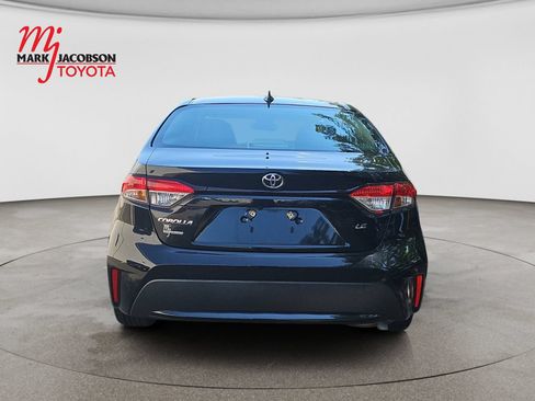 Used 2021 Toyota Corolla LE FWD image 9