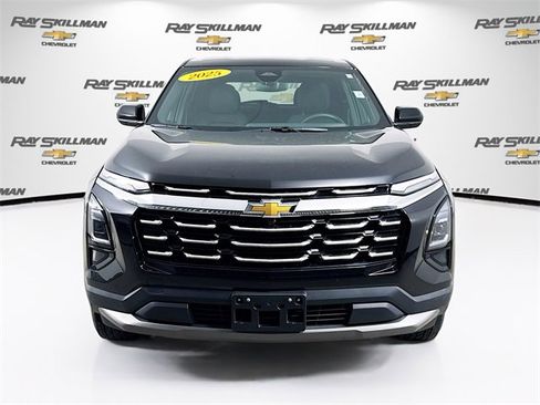 Used 2025 Chevrolet Equinox LT image 2