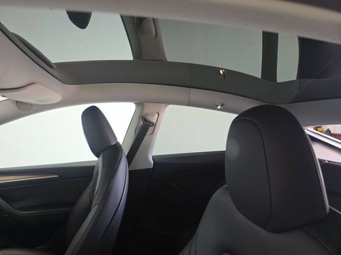 Used 2024 Tesla Model Y Long Range AWD/4WD image 12