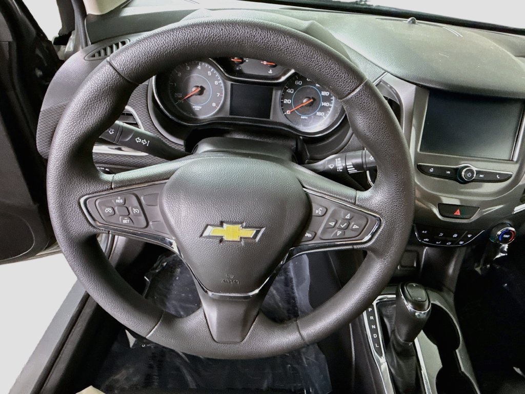 Used 2017 Chevrolet Cruze LT FWD image 18