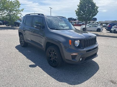 Used 2023 Jeep Renegade Altitude w/ Convenience Group I AWD/4WD image 8