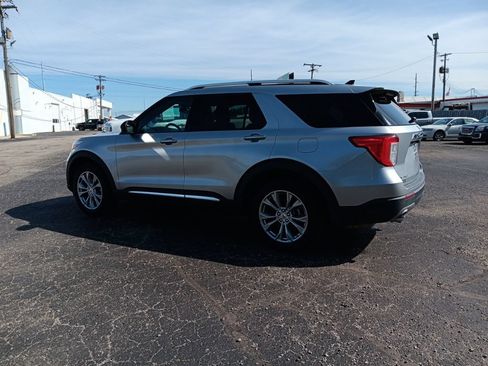 Used 2023 Ford Explorer Limited AWD/4WD image 9