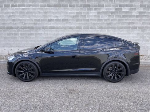Used 2022 Tesla Model X Plaid image 4