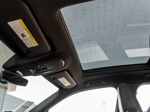 Certified 2025 Porsche Cayenne image 24