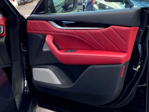 Used 2021 Maserati Levante S GranSport image 21