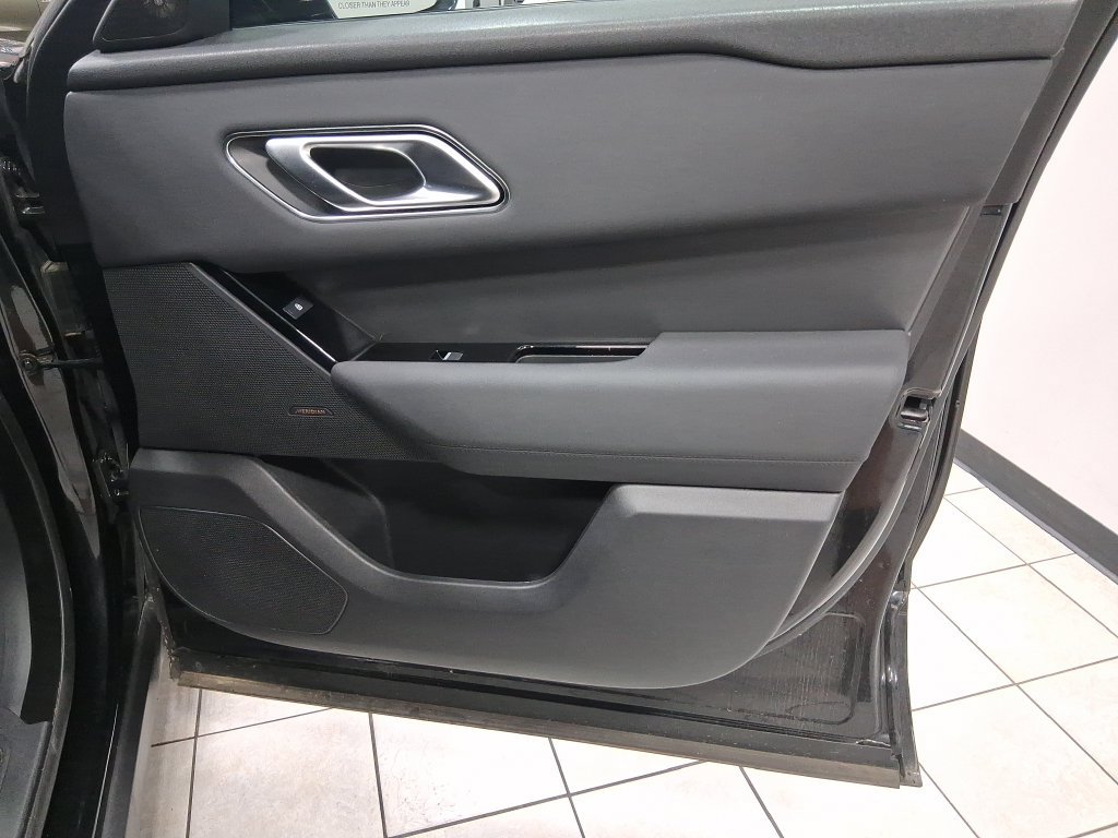 Used 2025 Land Rover Range Rover Velar Dynamic SE AWD/4WD image 43