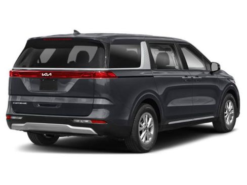 Used 2023 Kia Carnival LX FWD image 5