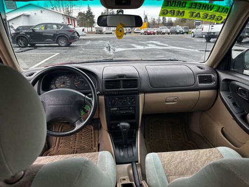 Used 1999 Subaru Forester L AWD/4WD image 15