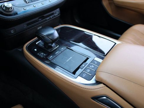 Used 2021 Lexus LS 500h image 19