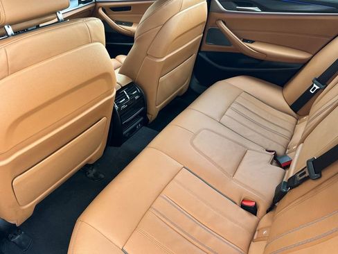 Used 2023 BMW M550i xDrive image 12