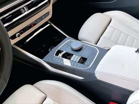 Used 2023 BMW 330i Sedan w/ Premium Package image 17