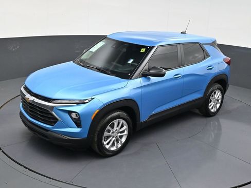 Used 2025 Chevrolet TrailBlazer LS image 12