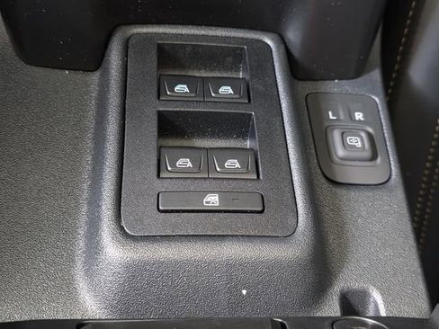 Used 2026 Ford Bronco Badlands AWD/4WD image 28