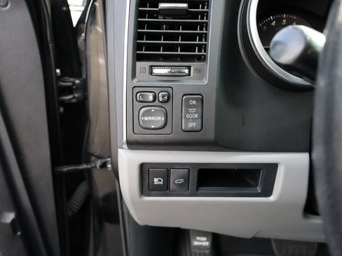Used 2019 Toyota Sequoia Platinum AWD/4WD image 35