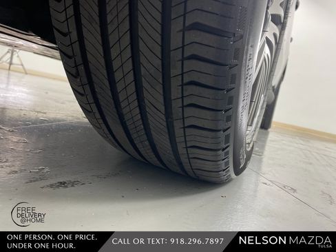 Used 2024 Mercedes-Benz GLC 300 4MATIC image 10