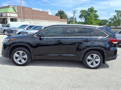 Used 2017 Toyota Highlander Limited AWD/4WD image 21
