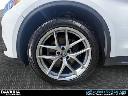 Used 2018 Alfa Romeo Stelvio Ti AWD/4WD image 9