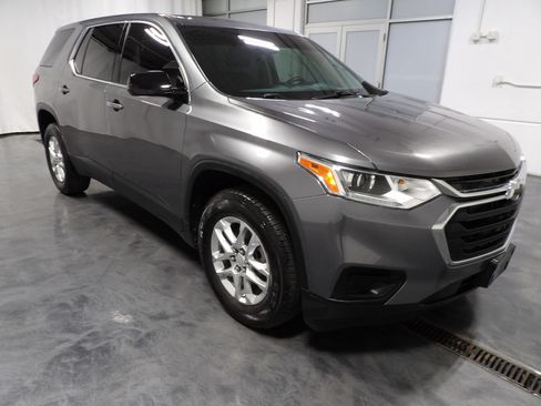 Used 2020 Chevrolet Traverse LS FWD image 2