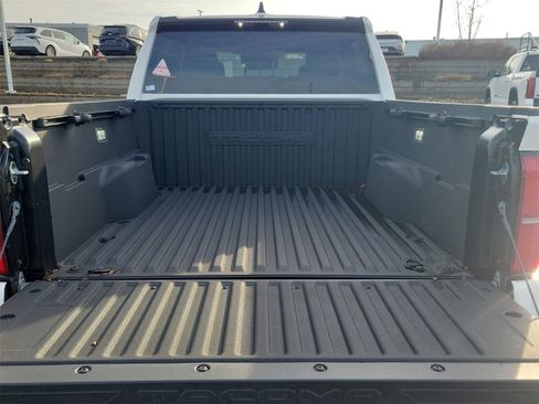 Used 2025 Toyota Tacoma SR5 image 9