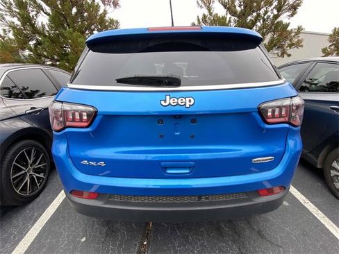 Used 2024 Jeep Compass Latitude image 6