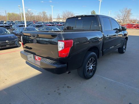 Used 2021 Nissan Titan SV AWD/4WD image 5