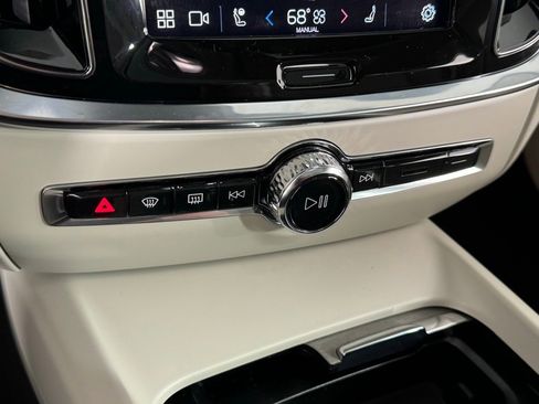 New 2024 Volvo S60 B5 Plus w/ Climate Package image 22