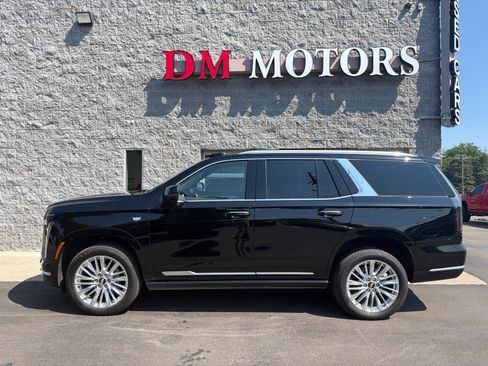 Used 2026 Cadillac Escalade Luxury w/ Touring Package AWD/4WD image 2