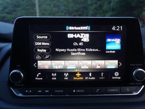 Used 2024 Nissan Rogue SV FWD image 10