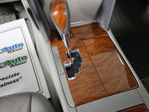 Used 2011 Toyota Camry XLE image 36