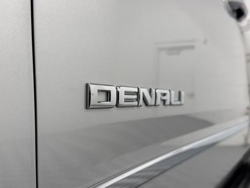 Used 2017 GMC Yukon Denali w/ Open Road Package image 9