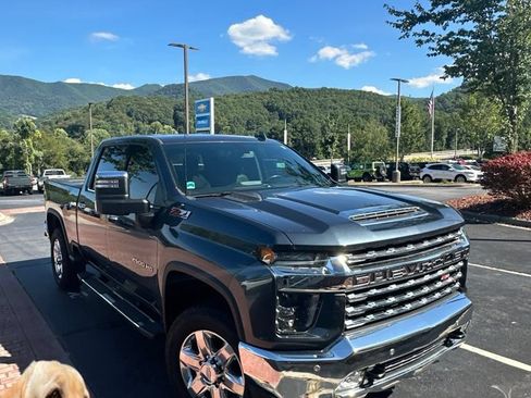 Used 2020 Chevrolet Silverado 2500 LTZ w/ LTZ Plus Package AWD/4WD image 18
