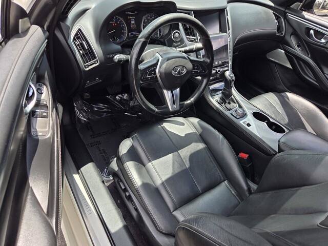Used 2018 INFINITI Q60 3.0t Luxe w/ Sensory Package 3.0T Luxe RWD image 16