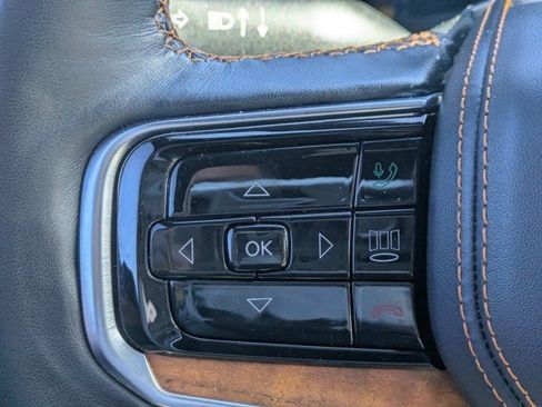 Used 2023 Jeep Grand Wagoneer Series III AWD/4WD image 21