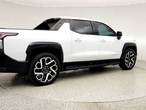 Used 2024 Chevrolet Silverado EV RST AWD/4WD image 5