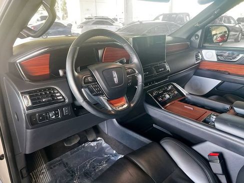 Used 2024 Lincoln Navigator L Reserve AWD/4WD image 10