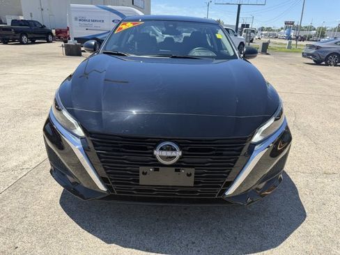 Used 2025 Nissan Altima 2.5 S FWD image 2