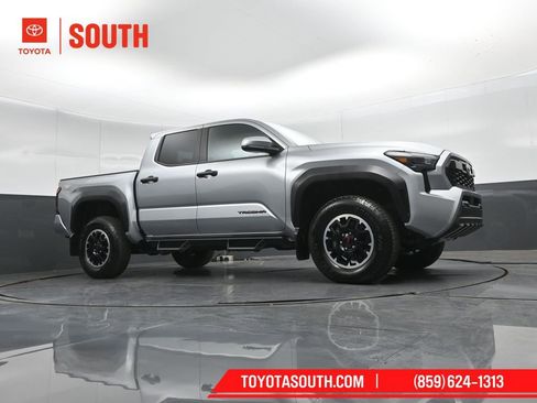 Used 2025 Toyota Tacoma TRD Off-Road w/ TRD Off Road Upgrade Package image 36