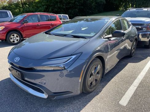 Used 2023 Toyota Prius Prime FWD image 2