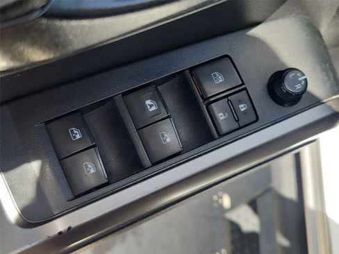 Used 2022 Toyota Tacoma SR5 RWD image 20