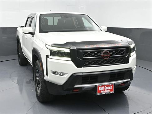 Used 2022 Nissan Frontier Pro-X image 3