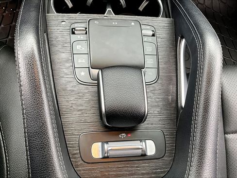 Used 2022 Mercedes-Benz GLS 450 4MATIC image 35