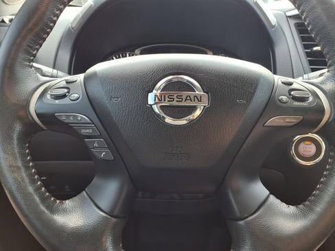 Used 2020 Nissan Pathfinder SL FWD image 15