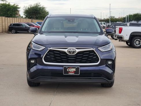 Used 2021 Toyota Highlander XLE FWD image 10